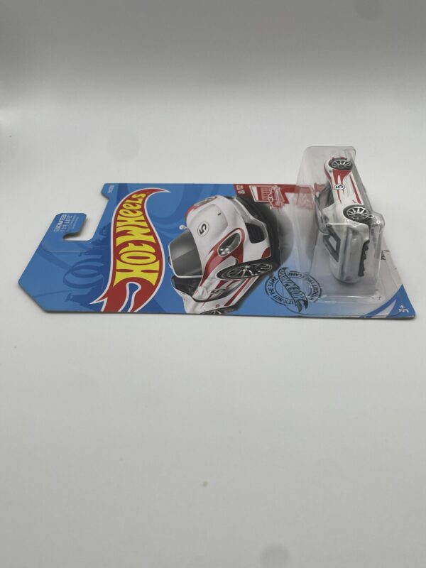 2019 Hot Wheels Target Red Edition Porsche 918 Spyder - Image 4