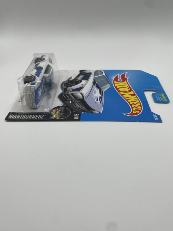 Hot Wheels Nissan Skyline H/T 2000 GT-X - Image 3