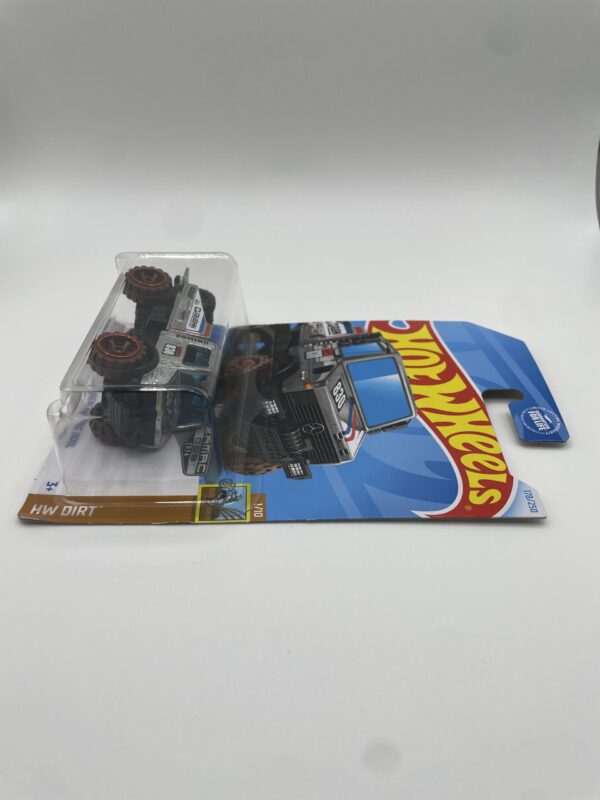 Hot Wheels ZAMAC Mercedes-Benz Unimog 1300L - Image 3