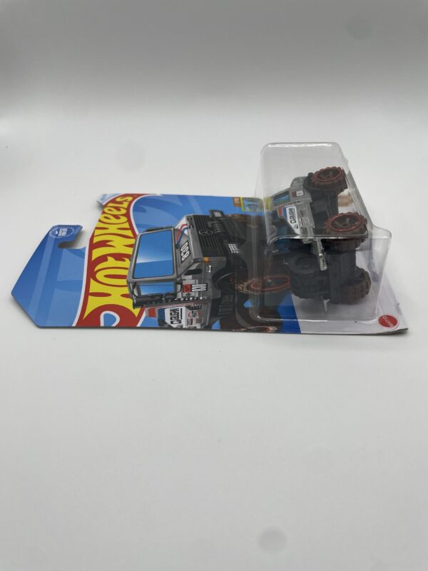 Hot Wheels ZAMAC Mercedes-Benz Unimog 1300L - Image 4