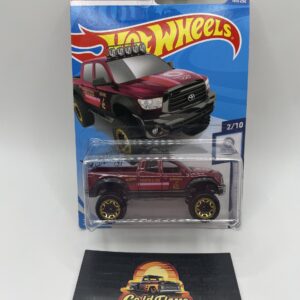 Hot Wheels '10 Toyota Tundra - Red