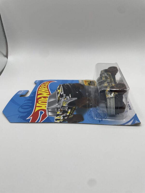 Hot Wheels ZAMAC '19 Chevy Silverado Trail Boss LT - Image 4