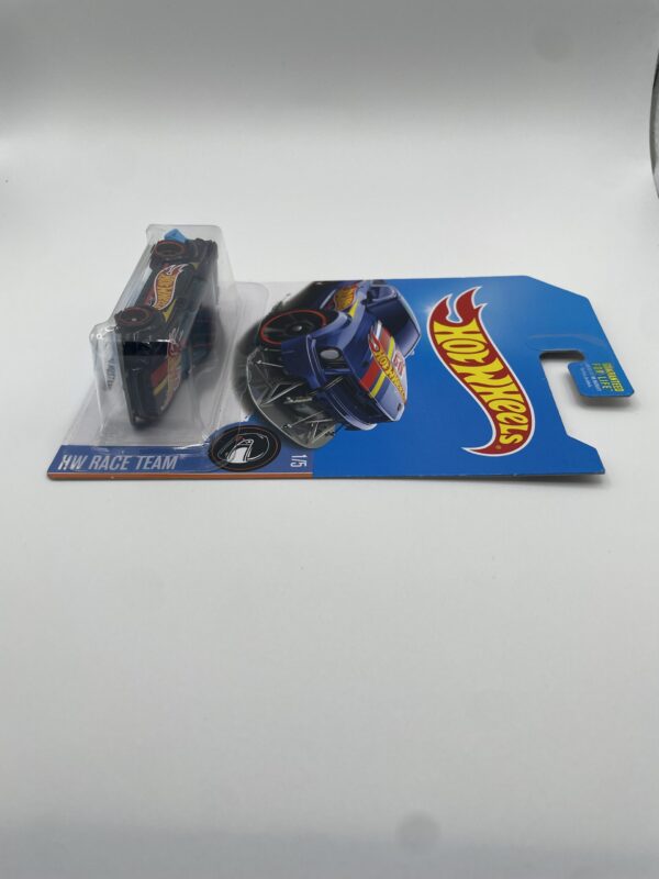 2016 Hot Wheels 2005 Ford Mustang Super Treasure Hunt - Image 3