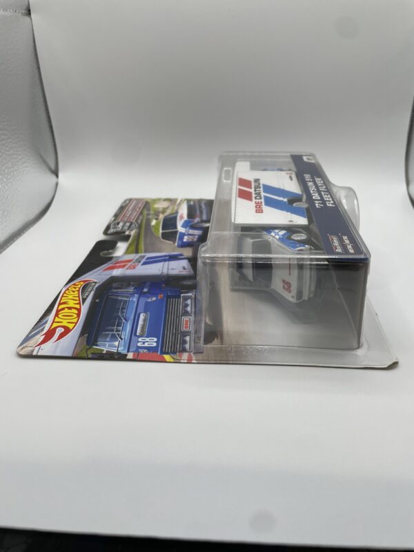 Hot Wheels Team Transport #9 '71 Datsun 510 w/ Fleet Flyer - Image 3