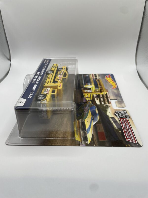 Hot Wheels Team Transport #4 '72 Plymouth Cuda Funny Car w/ Retro Rig - Image 3