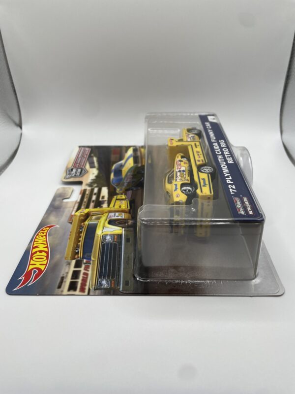 Hot Wheels Team Transport #4 '72 Plymouth Cuda Funny Car w/ Retro Rig - Image 4