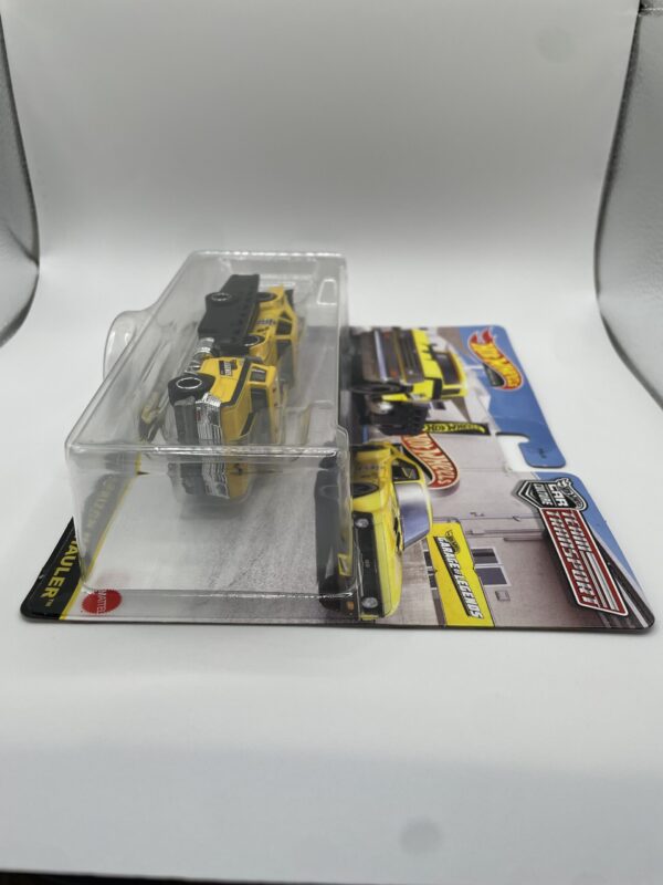 Hot Wheels Legends Tour Team Transport Custom '70 Chevy Nova w/ Horizon Hauler - Image 3