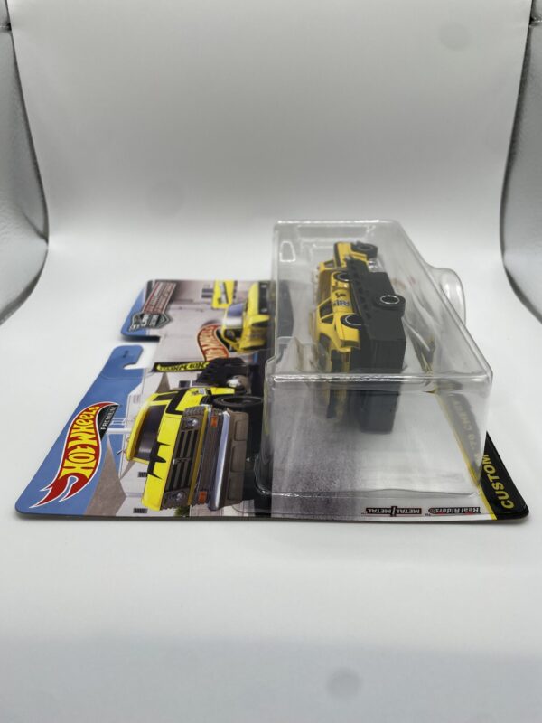 Hot Wheels Legends Tour Team Transport Custom '70 Chevy Nova w/ Horizon Hauler - Image 4