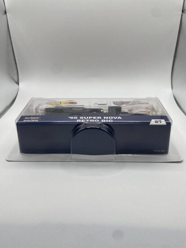 Hot Wheels Team Transport #7 '66 Super Nova w/ Retro Rig - Image 2