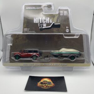 Greenlight Collectibles Hitch & Tow CHASE 2021 Ford Bronco Wildtrak & Boat Trailer