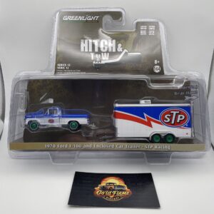 Greenlight Collectibles Hitch & Tow CHASE 1970 Ford F-100 and Enclosed Car Trailer - STP Racing