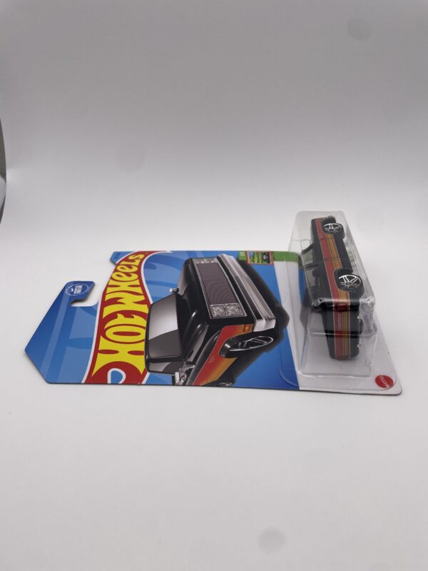 Hot Wheels '83 Chevy Silverado - Image 4