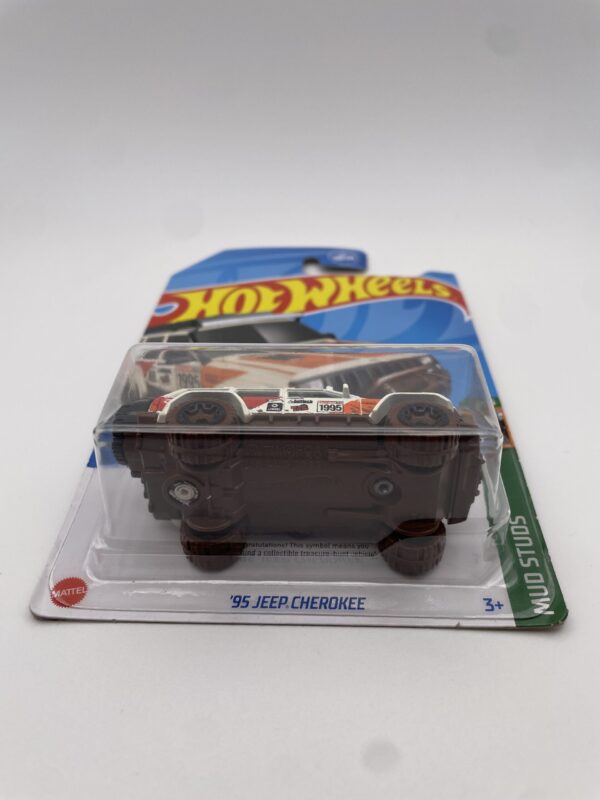 2023 Hot Wheels Treasure Hunt '95 Jeep Cherokee - Image 2