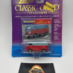 Johnny Lightning Classic Gold Collection 1960s Volkswagen Bus