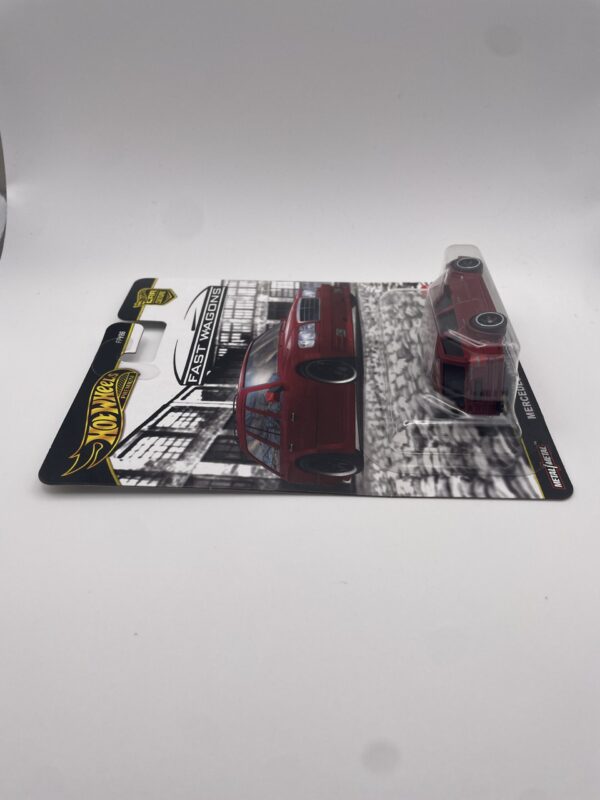 2025 Hot Wheels Car Culture Fast Wagons Mercedes-Benz E 36 AMG - Image 4